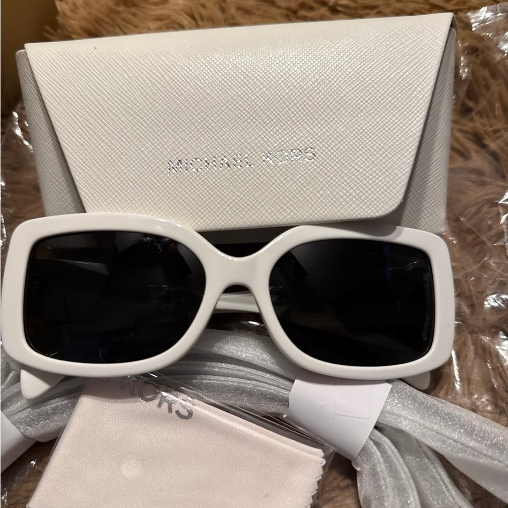 Meet your Posher, Michou